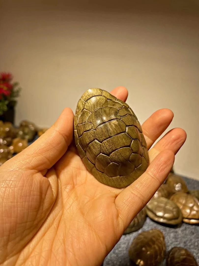 金丝楠木雕刻富甲天下龟壳手把件桌面摆件
