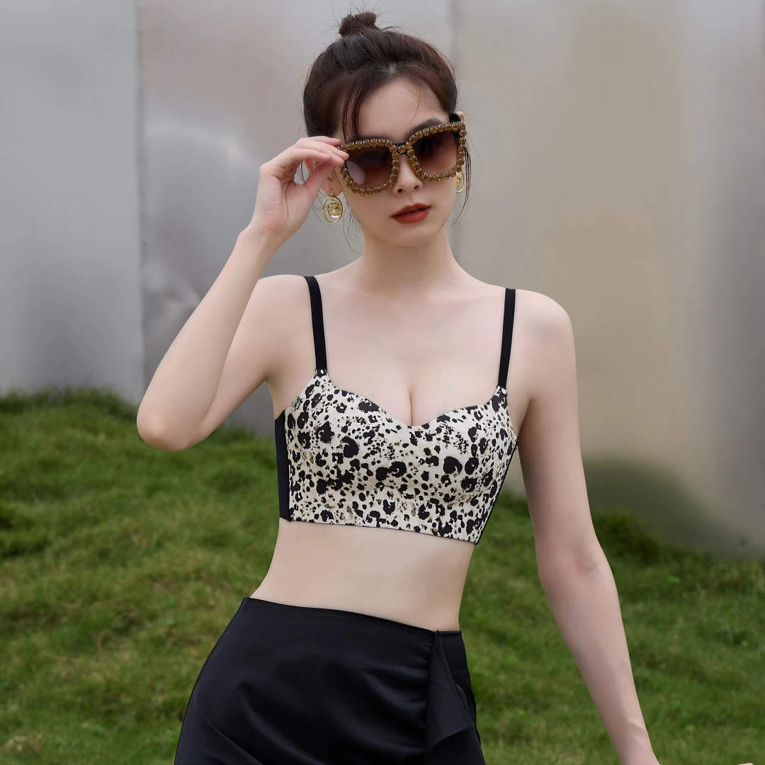 内衣女小胸聚拢无痕上托法式收副乳零感无钢圈美背舒适透气文胸罩