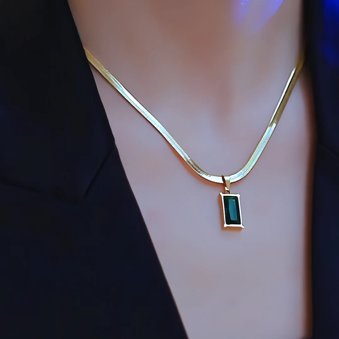 钛钢仿水晶项链 A-12【扁链绿色方块】轻奢气质百搭锁骨链女