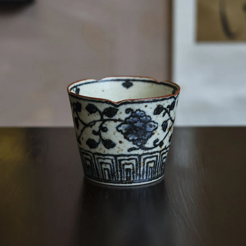 【小田甄陶】焦糖-熹谷言物-缠枝牡丹葵口杯-150CC（谷0007）