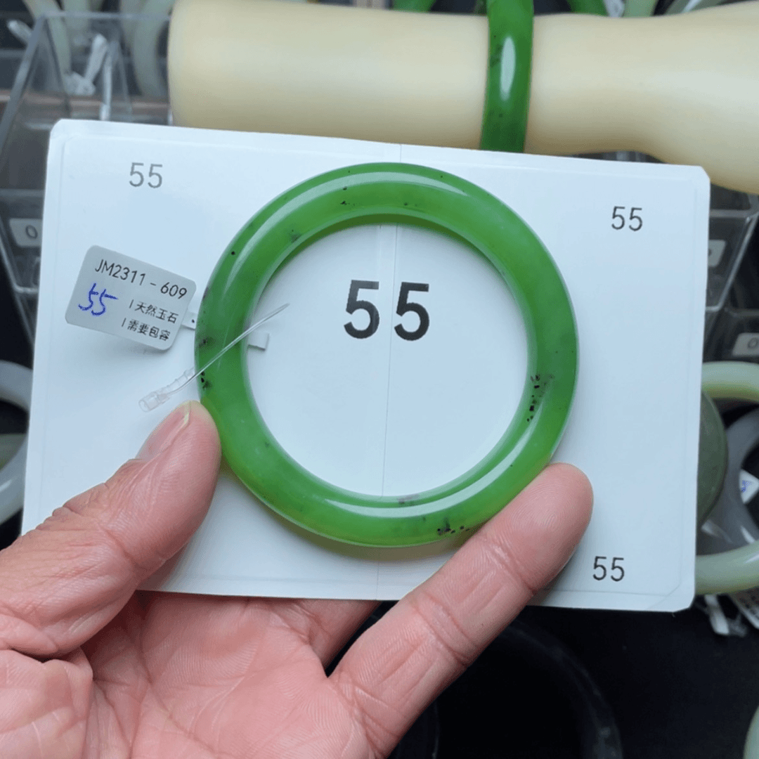 【闪购商品】和田玉手镯未镶嵌依*"