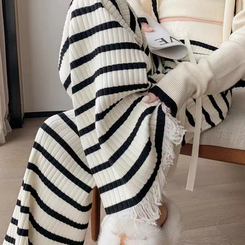 设计感流苏条纹针织裤女秋季新款坑条宽松阔腿裤休闲垂感直筒裤