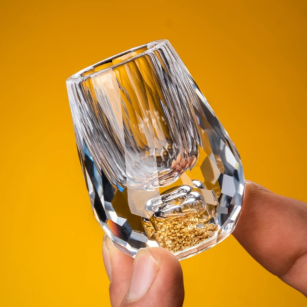 家用白酒杯饭店小酒杯一口杯子弹杯小号酒盅高脚杯单只无铅中式