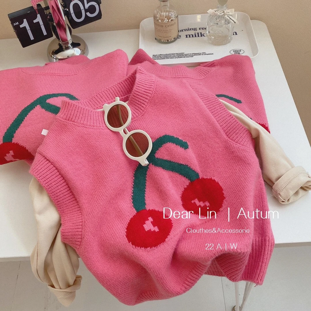 女童毛衣背心2024秋冬新款儿童韩版樱桃针织马甲小女孩外穿春秋款