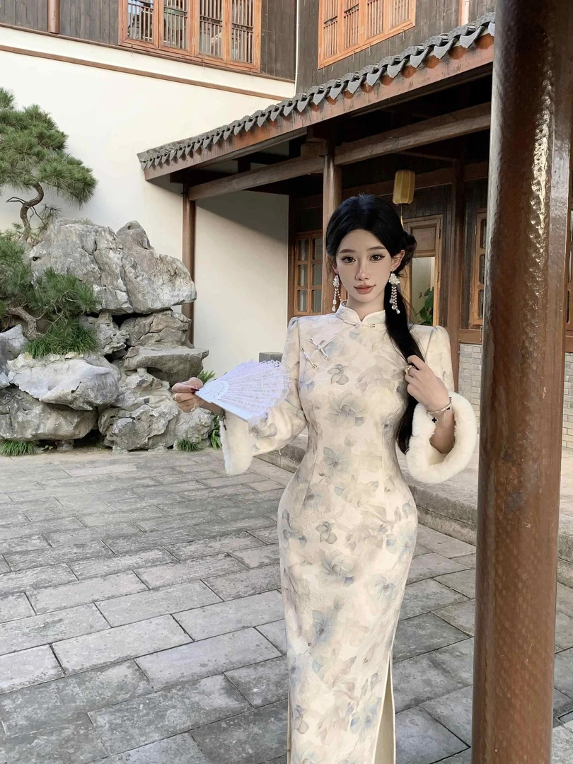 2025年秋冬款原创自制清冷风新中式温柔优雅倒大袖旗袍厚款蓝茶新