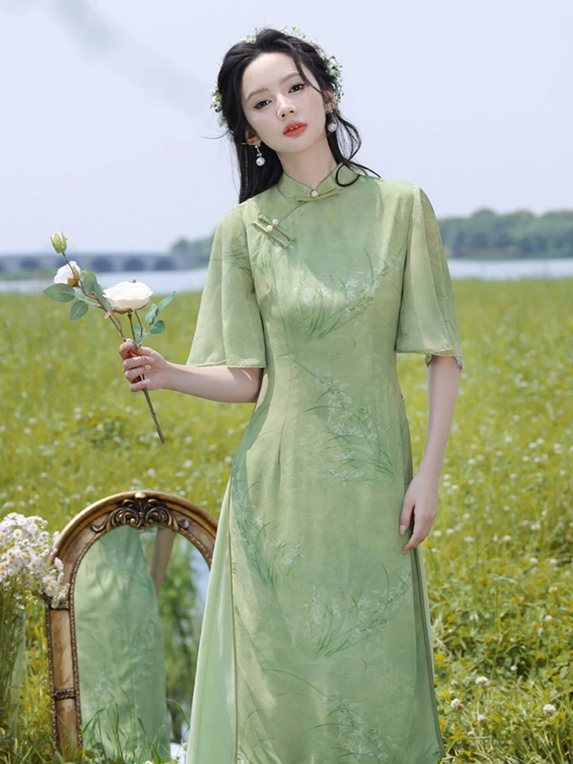 绿色奥黛日常2025年新款夏季清新素雅复古年轻款改良连衣裙女高考