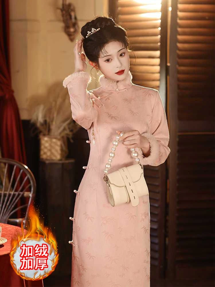 粉色旗袍2025新款中式秋天冬季改良订婚裙加绒厚茶服保暖国风女装
