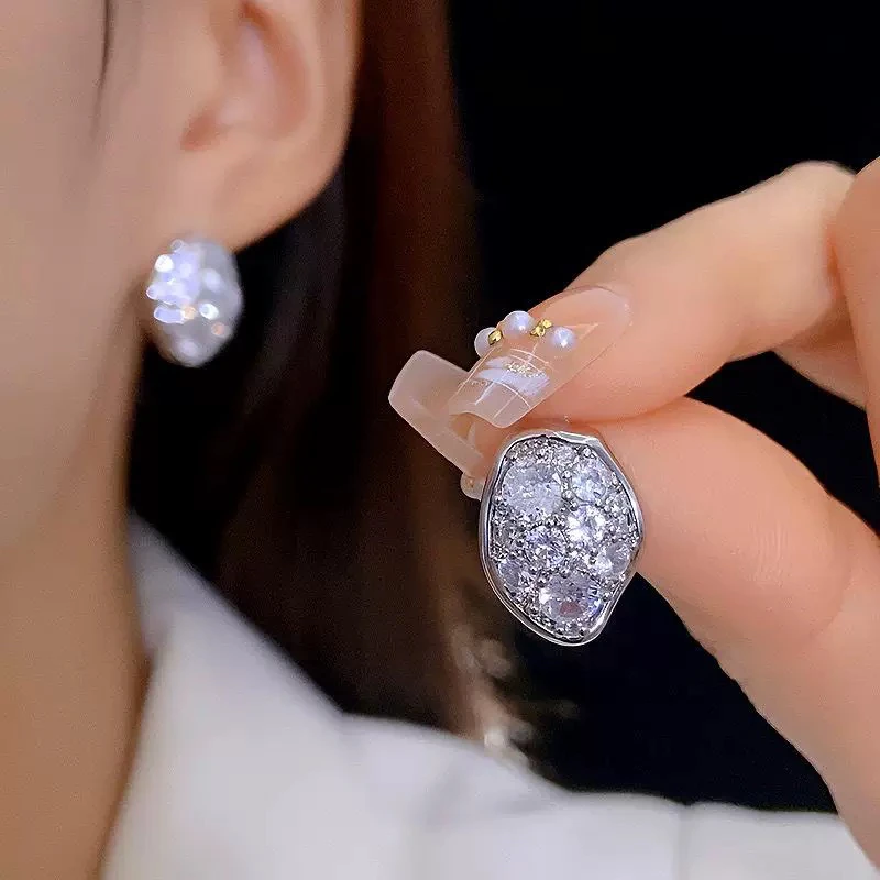 铜合金耳饰 不规则金属满钻椭圆锆石耳夹轻奢时尚大气耳环