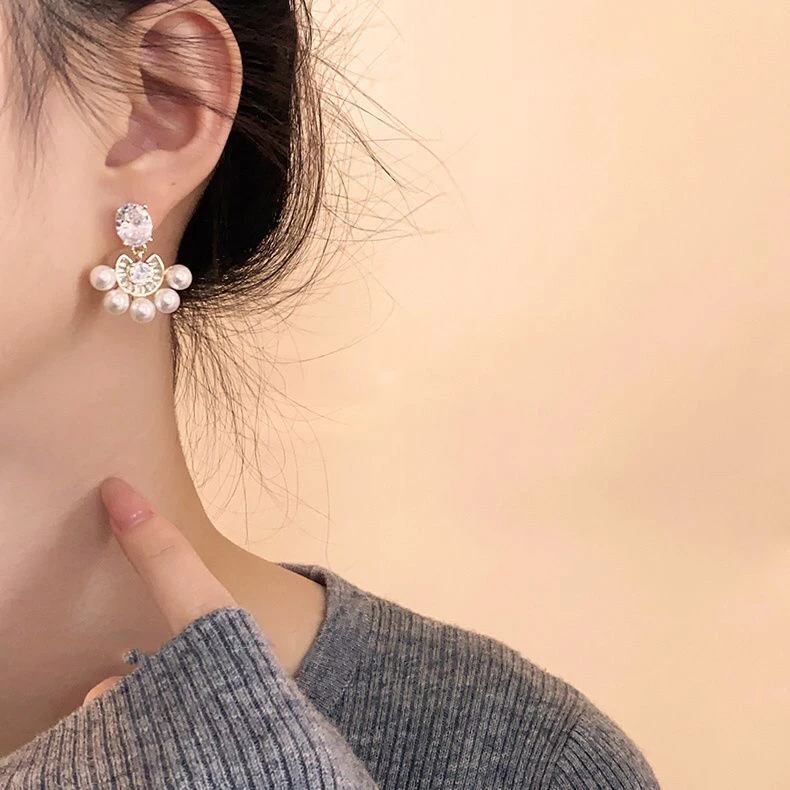 铜合金耳饰 法式浪漫高级感珠珠无耳洞耳夹小众精致锆石扇形耳环