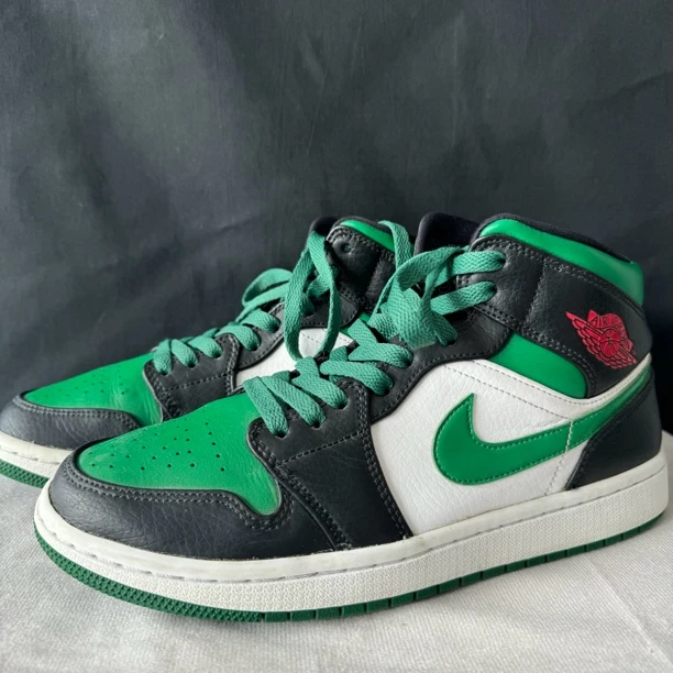 42码 ｜ Nike AJ1 mid 公价1.2K 中帮 防滑耐磨 假一赔四