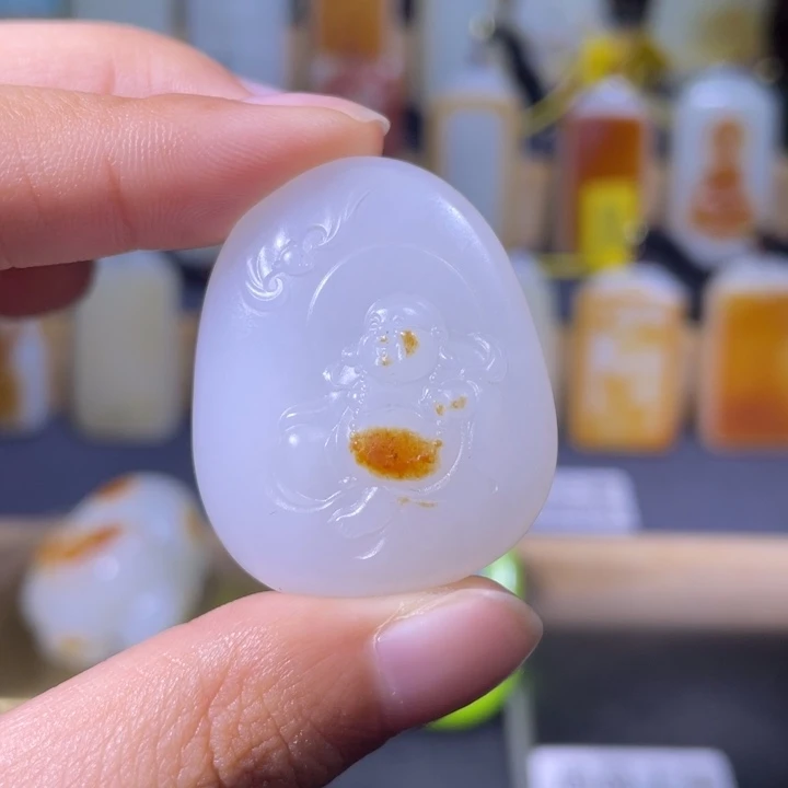 和田玉挂件未镶嵌曾****。