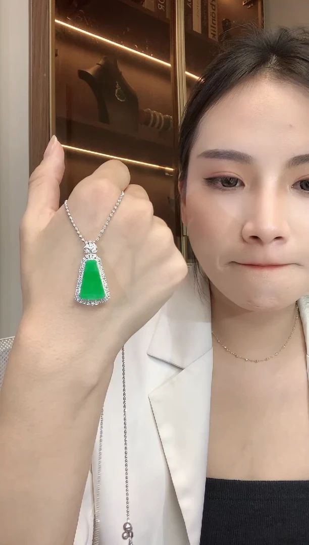 【闪购商品】翡翠吊坠(不含链)18K金镶嵌D26