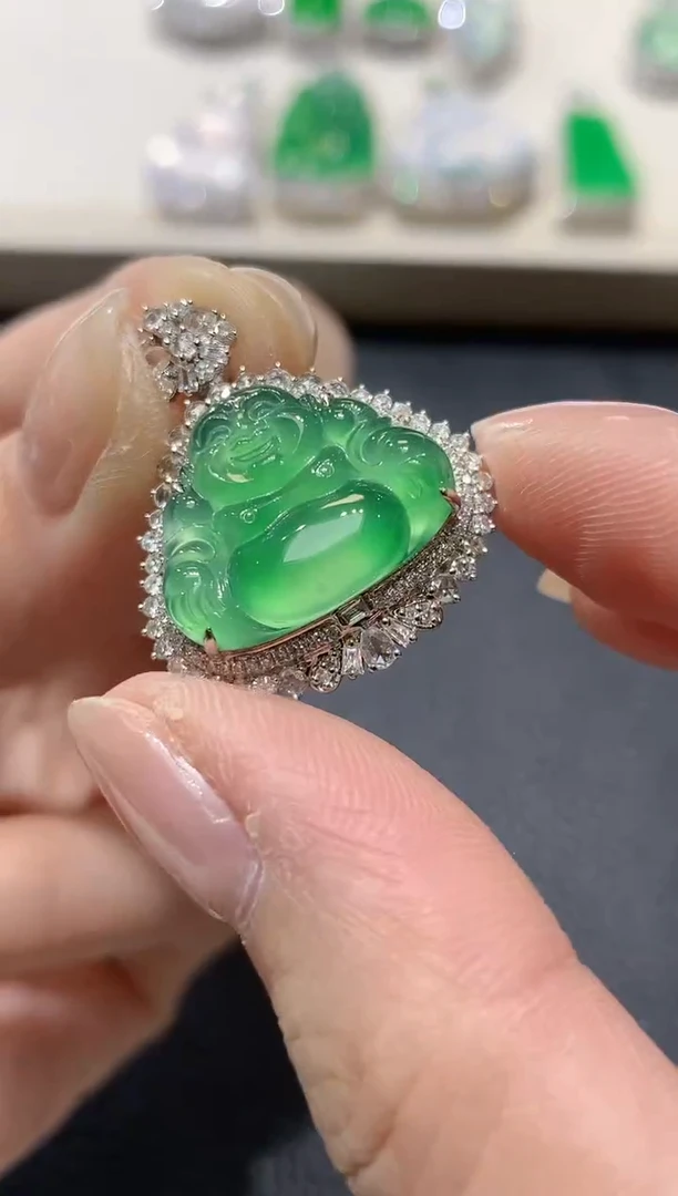 【闪购商品】翡翠吊坠(不含链)18K金镶嵌C38