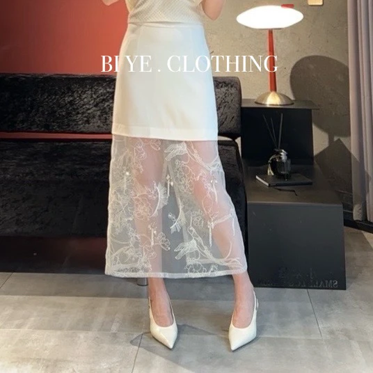 BIYE毕爷·服饰 欧货时尚洋气拼接网纱钉珠刺绣后开叉高腰半身裙