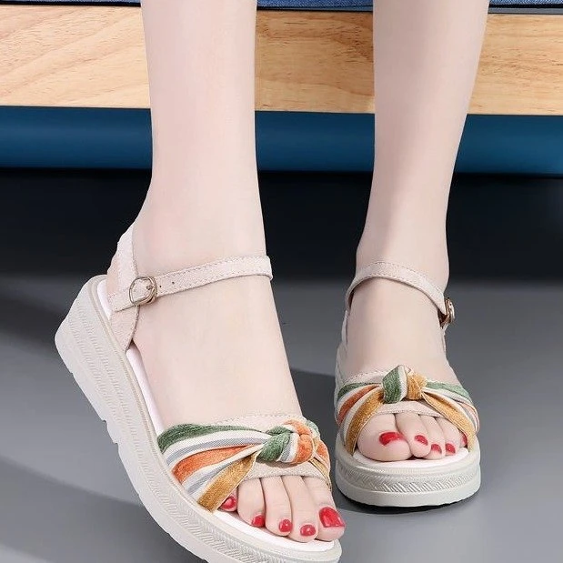 夏季凉鞋女厚底松糕网红中跟时尚百搭平底休闲配裙爆款法式尤莱特