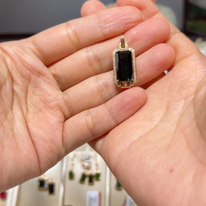 碧玺颈饰18K金镶嵌?*吊坠