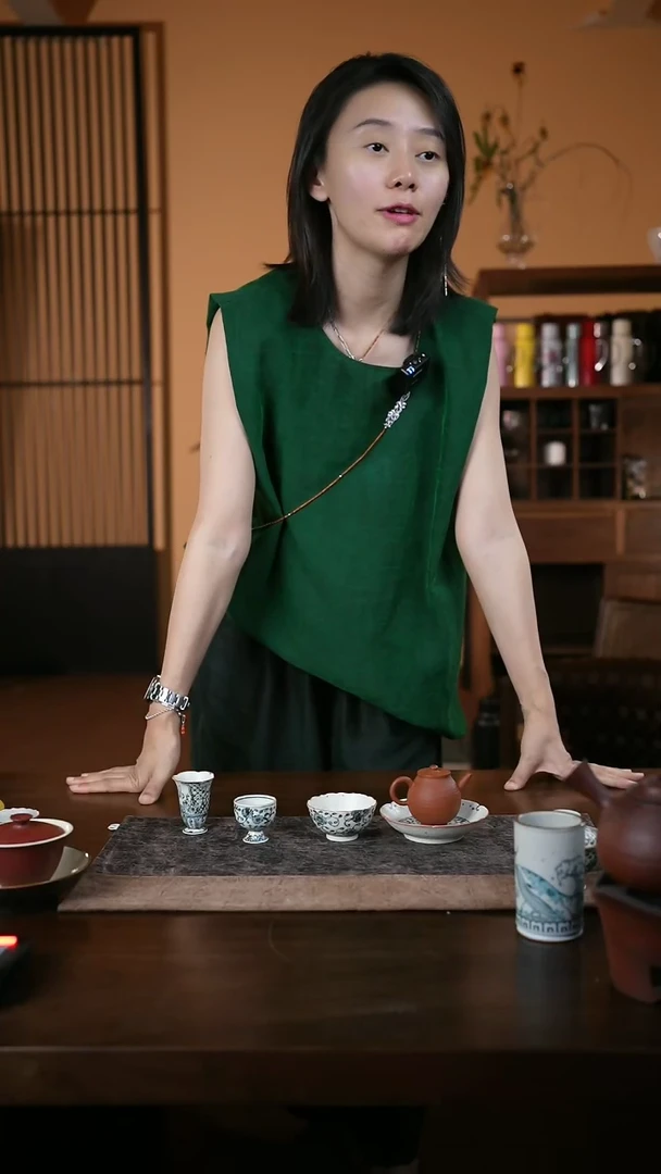 【闪购商品】 憨憨专选-绿色背心-+小饼干