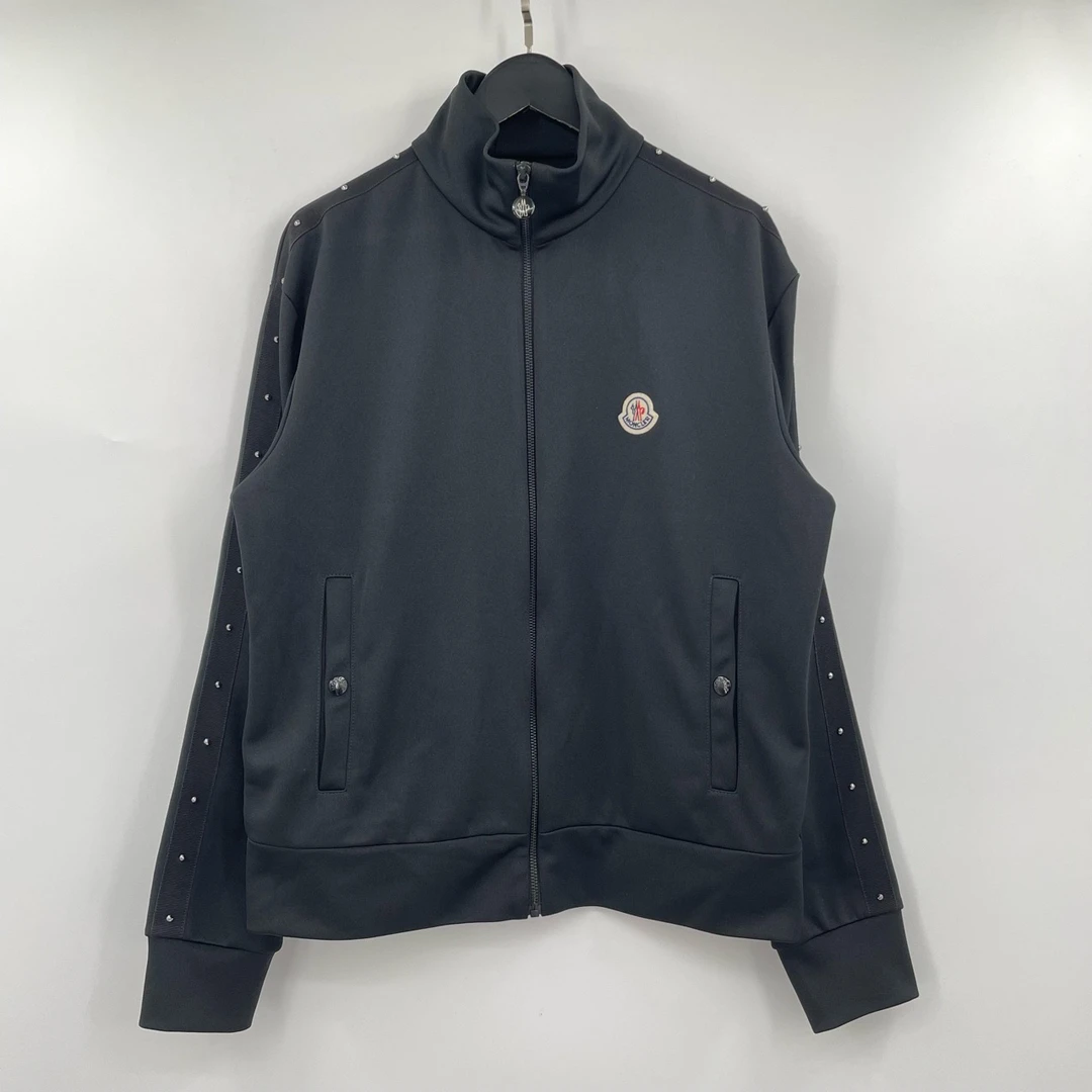 Moncler 胸前小logo铆钉拉链夹克 M 99新