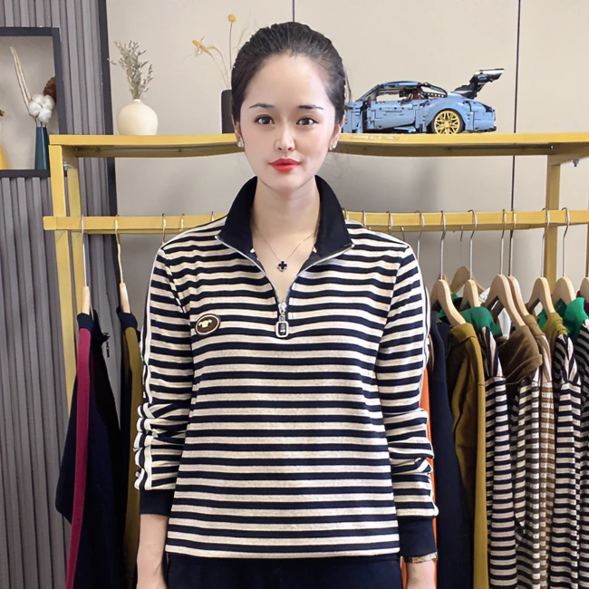 2025秋季新品条纹卫衣女宽松洋气大码宽松显瘦套头休闲妈妈上衣潮