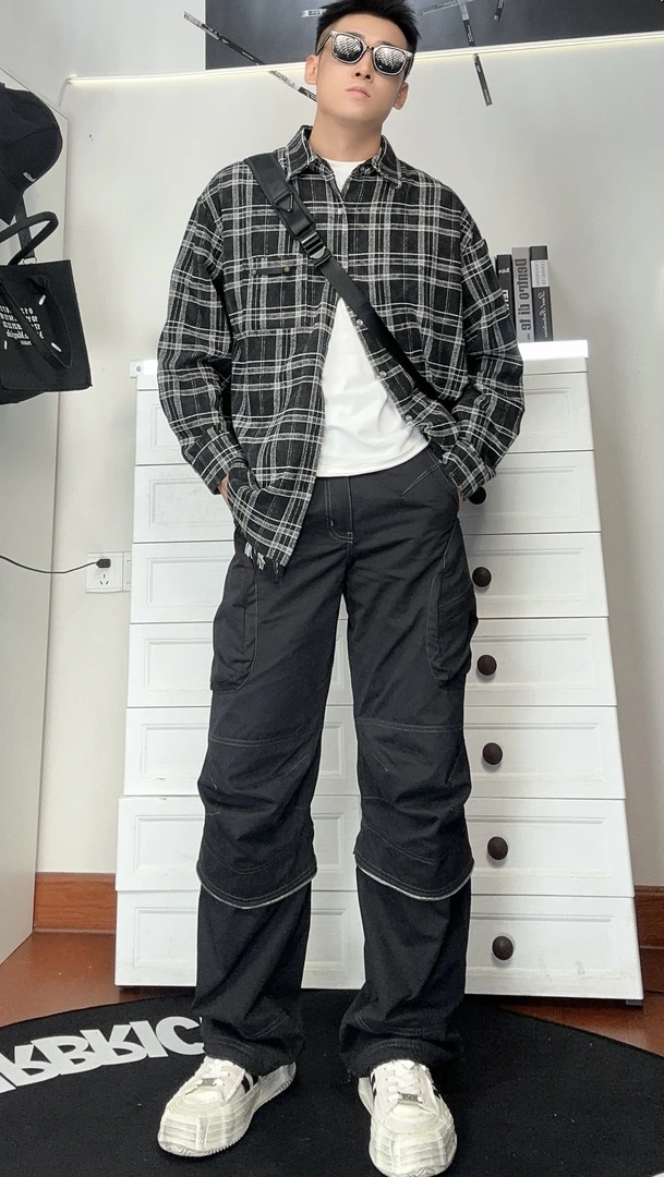 美式街头黑白格子衬衫情侣长袖宽松格纹潮流秋季休闲日系情侣长袖