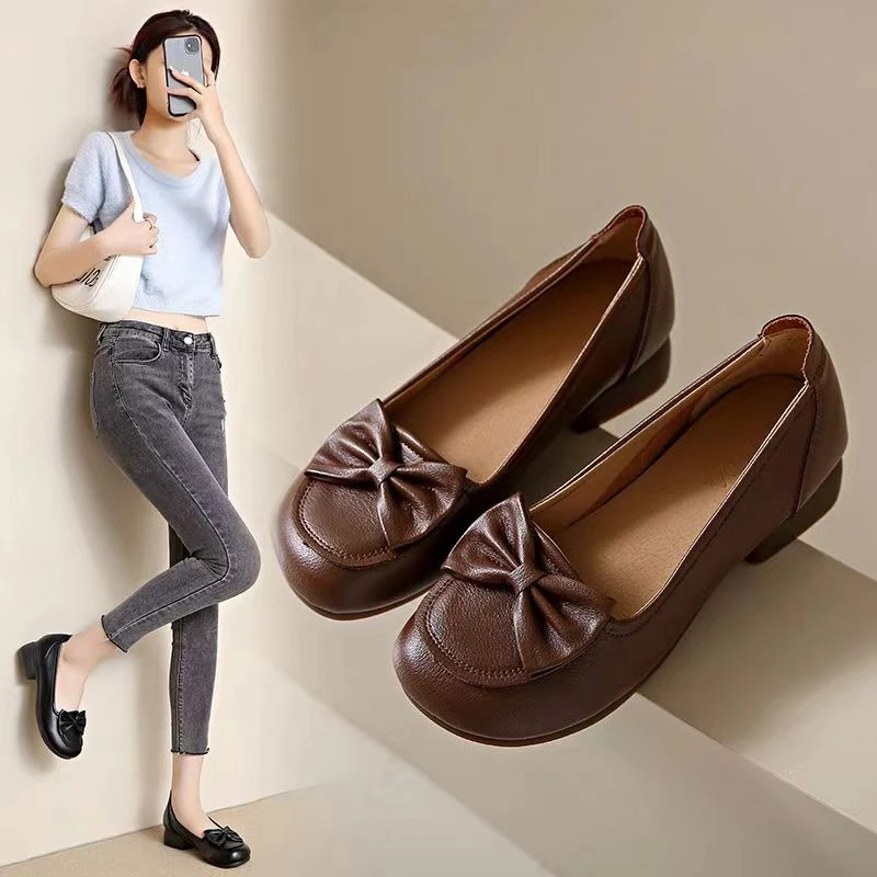 2024软底妈妈鞋春秋软皮舒适女鞋平底单鞋蝴蝶结浅口中年皮鞋