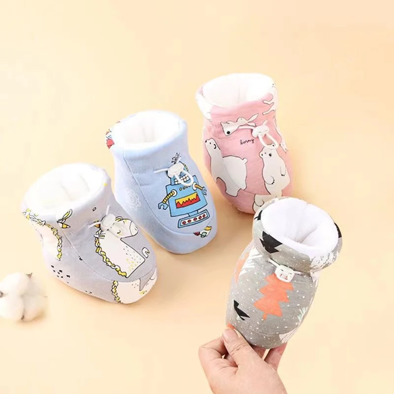 新生儿鞋子0-12月加绒保暖宝宝鞋新生婴软底不掉鞋步前鞋加厚护脚