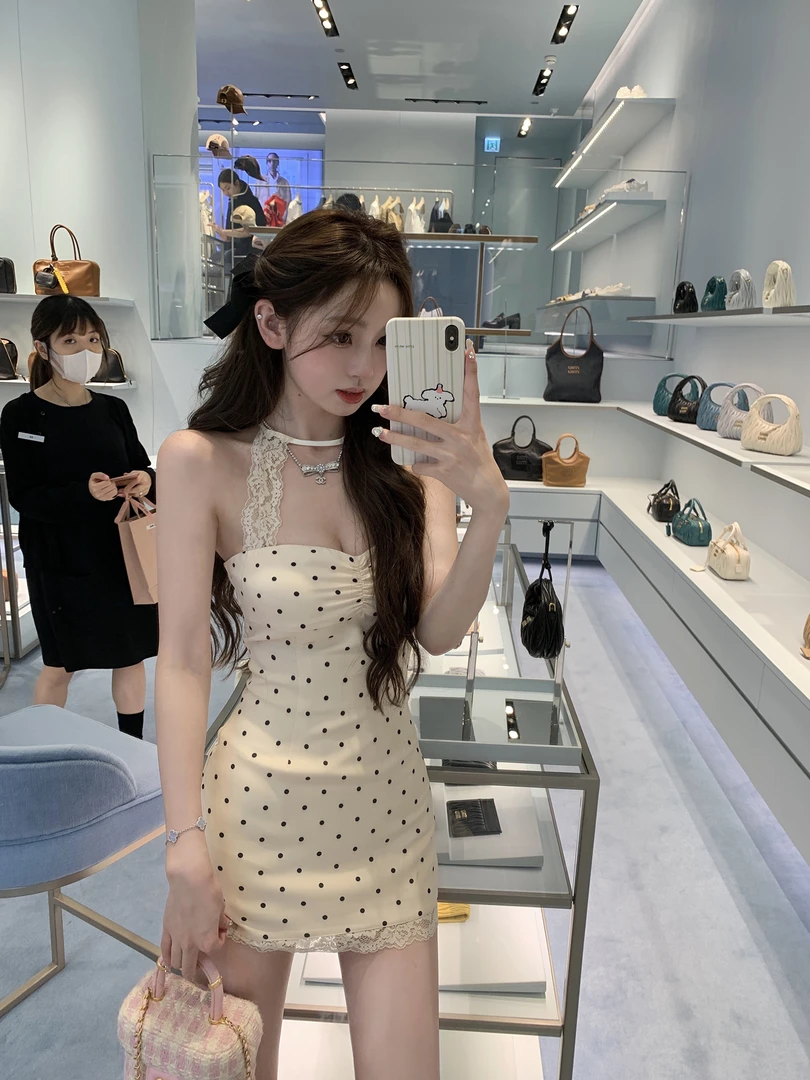 miu贵贵千金 波点挂脖蕾丝拼接连衣裙纯欲性感收腰显瘦A字包臀裙