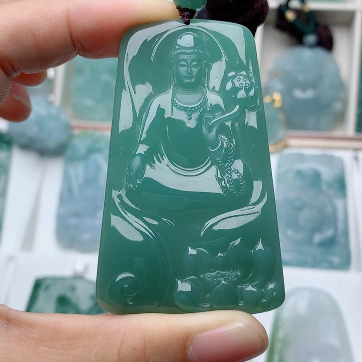 翡翠颈饰未镶嵌范*范素衣