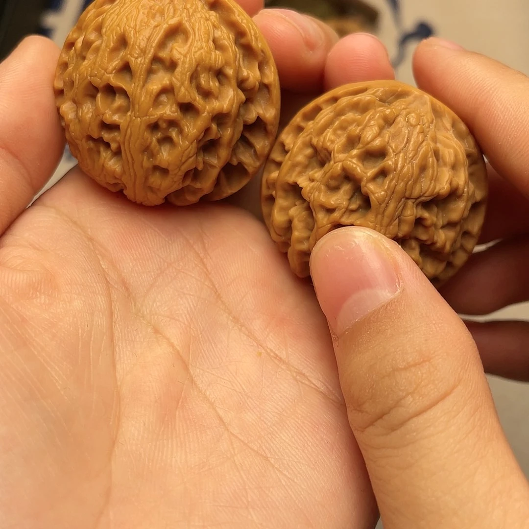 文玩核桃吊坠秦岭野生核桃