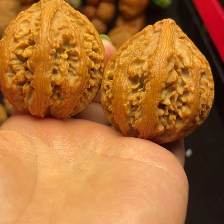 文玩核桃吊坠秦岭野生核桃