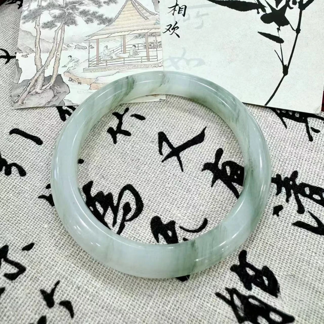 石英质玉天山翠手镯多样性发货(轻微色差,实物为准)编号:343