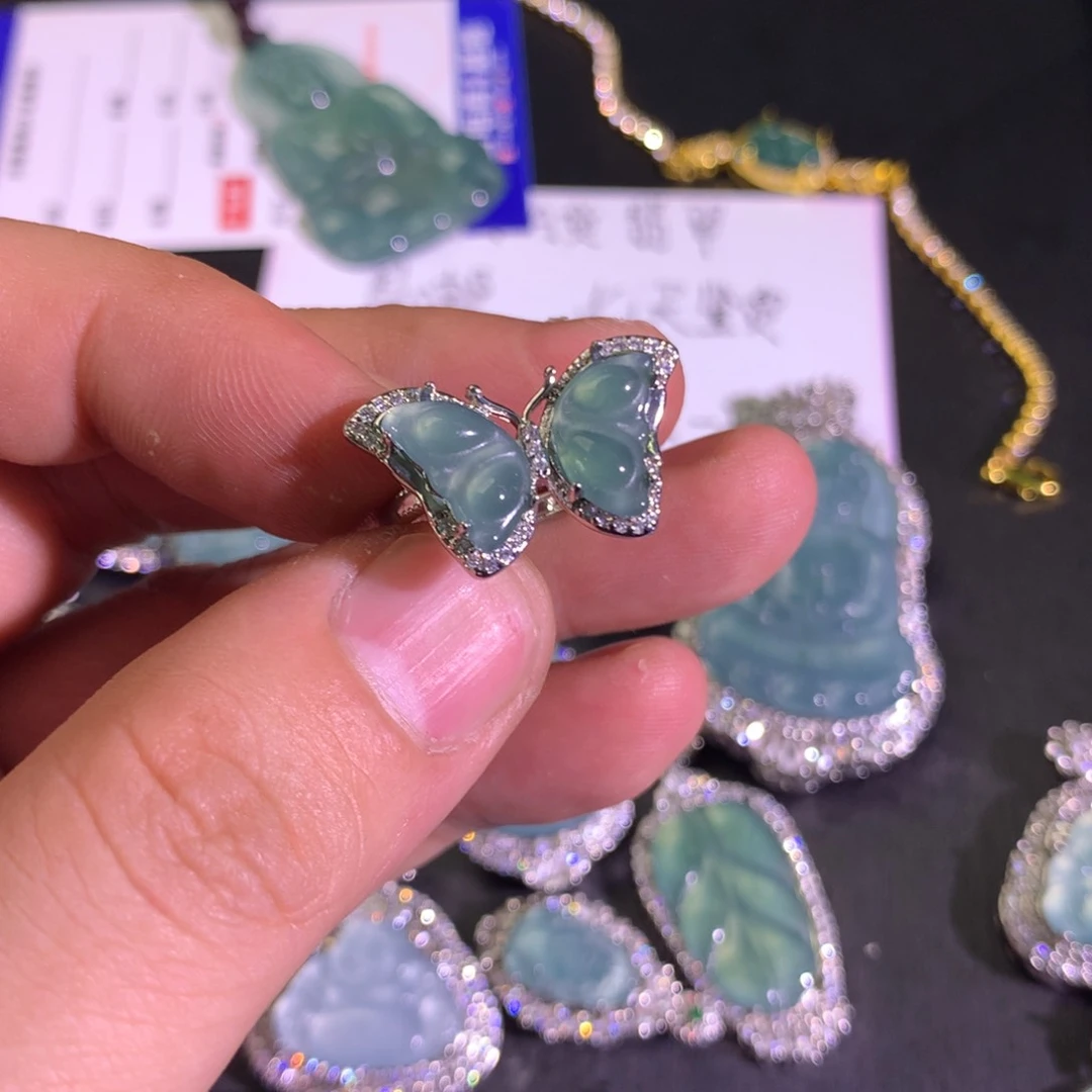 翡翠颈饰未镶嵌蝴蝶戒指