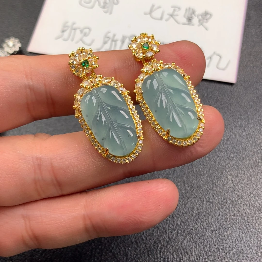 翡翠颈饰未镶嵌叶子