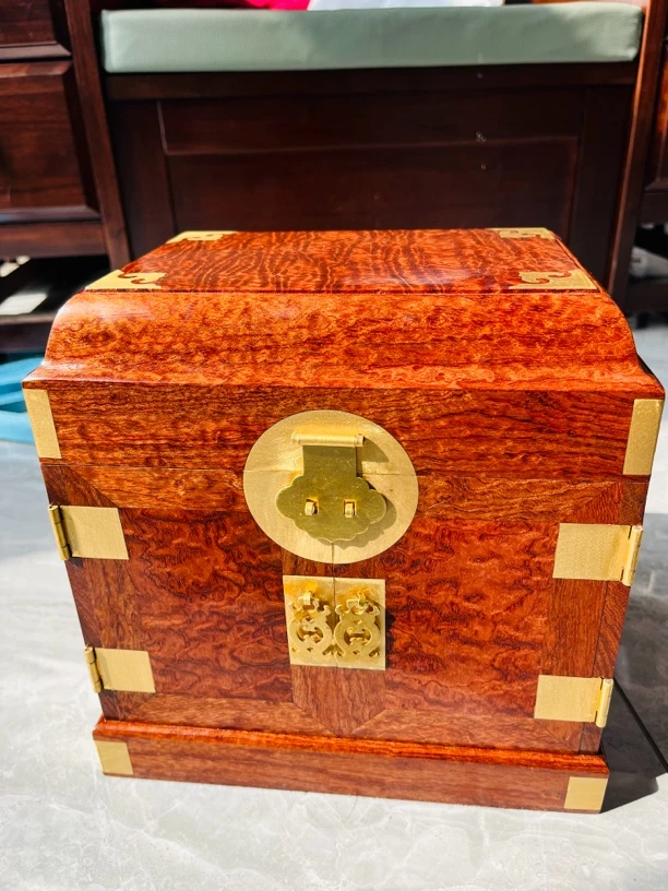 HL木爆满龙胆纹官皮箱