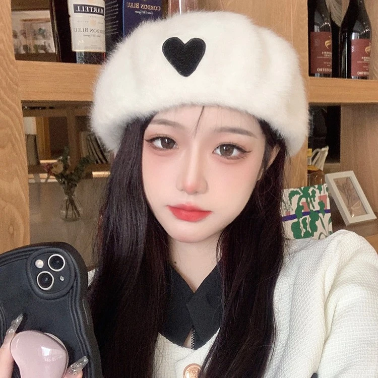 毛绒贝雷帽女秋冬大头围白色帽子爱心蓓蕾帽毛茸茸2023新款百搭