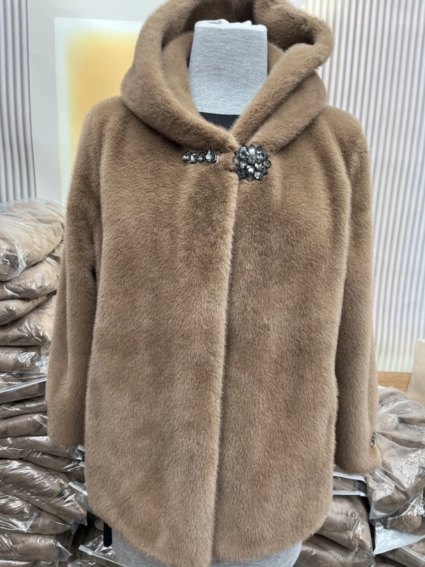 2024妈妈款连帽款加厚貂绒外套