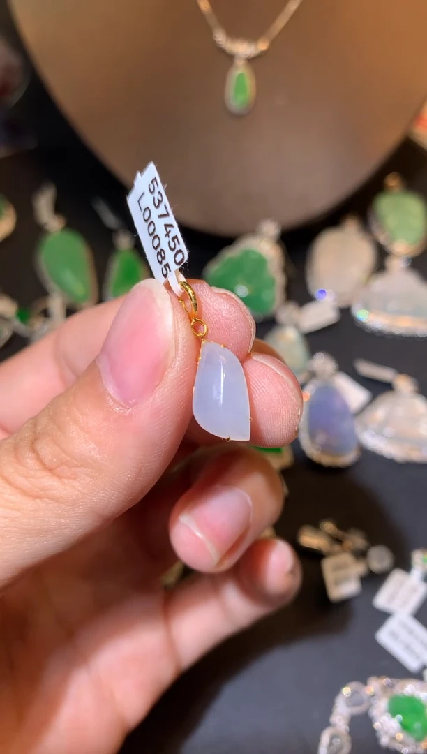 【闪购商品】翡翠吊坠(不含链)18K金镶嵌吊坠