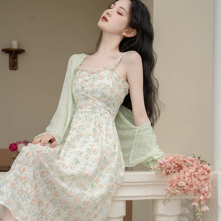 法式温柔风气质碎花吊带连衣裙配防晒衫绝美浪漫海边度假长裙5657