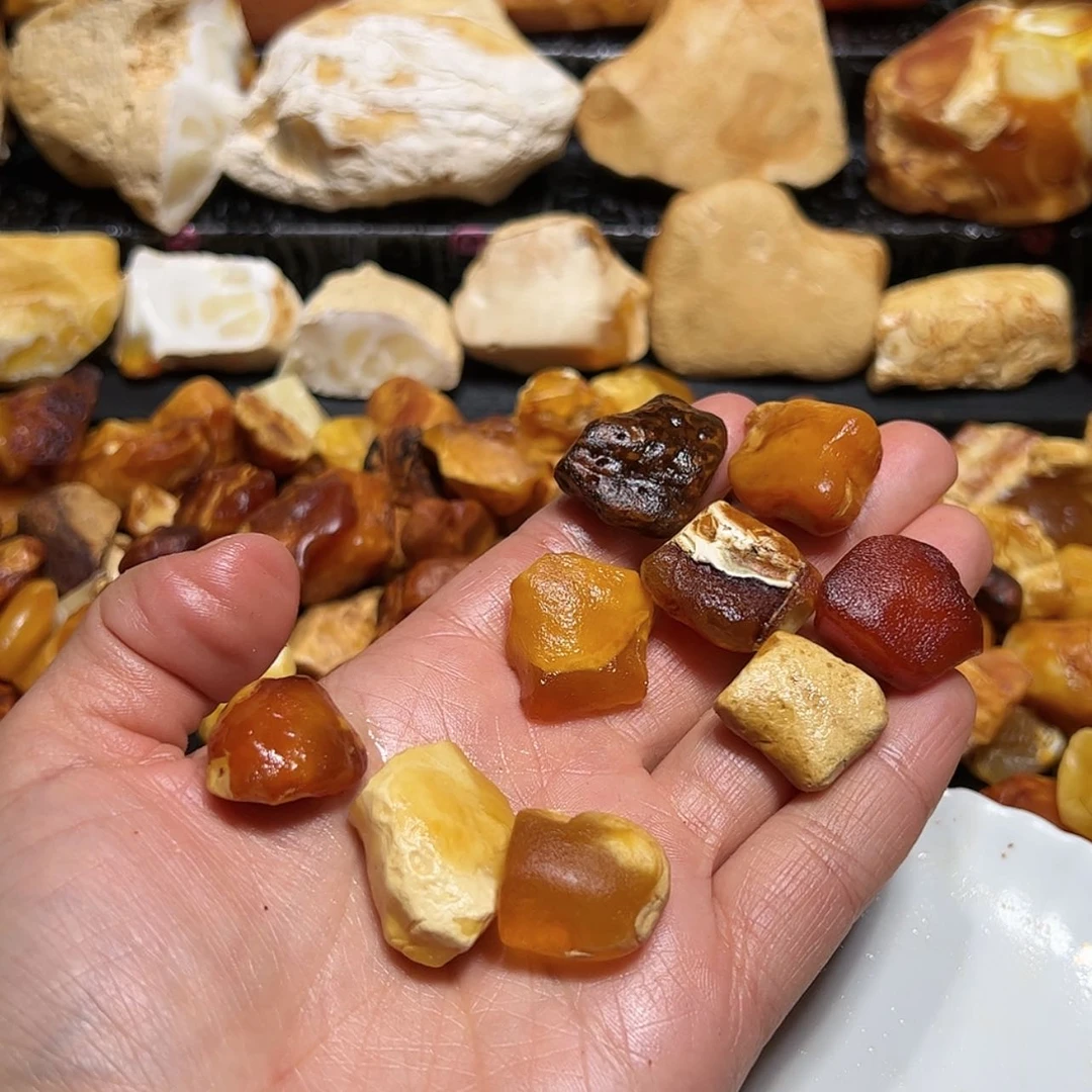 【闪购商品】定制琥珀未镶嵌?**e