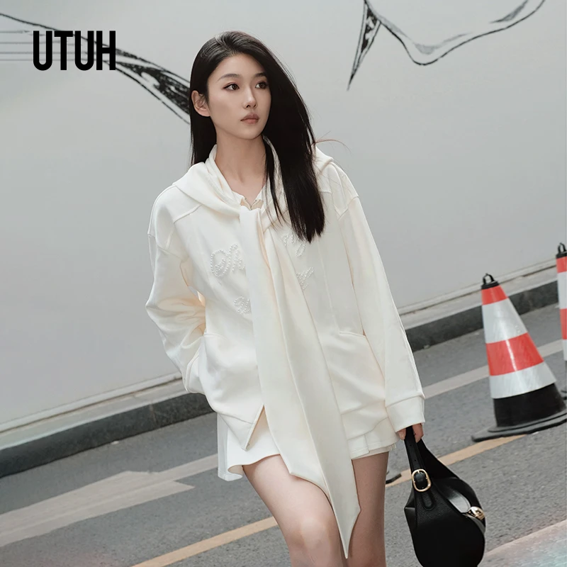 UTUH 米白色钉珠字母绣花连帽卫衣外套女2024秋冬新款 TDWFW3W311