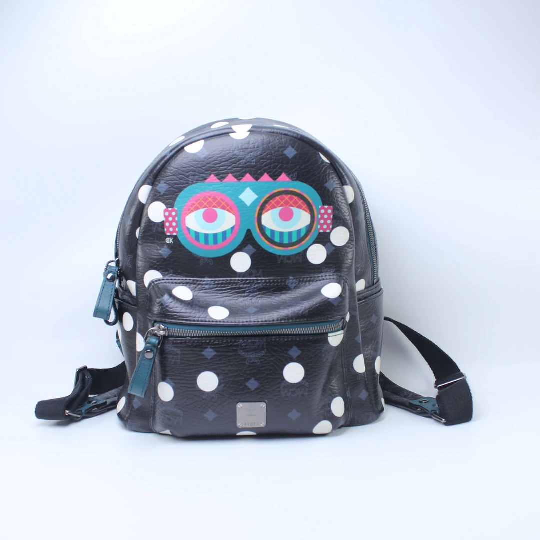 95新 MCM 黑色小号双肩包X2071
