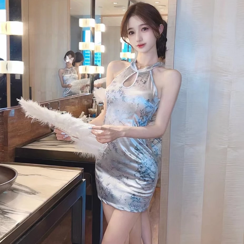 新中式改良旗袍露肩无袖连衣裙女夏季修身缎面印花收腰包臀短裙子