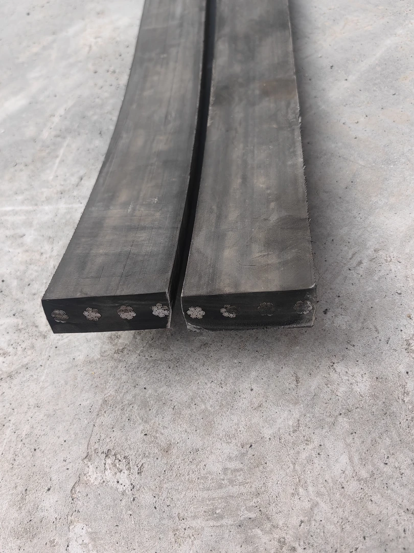 沃得雷沃收割机配件拖车专用车绑后门垫皮黄牌蓝牌专用