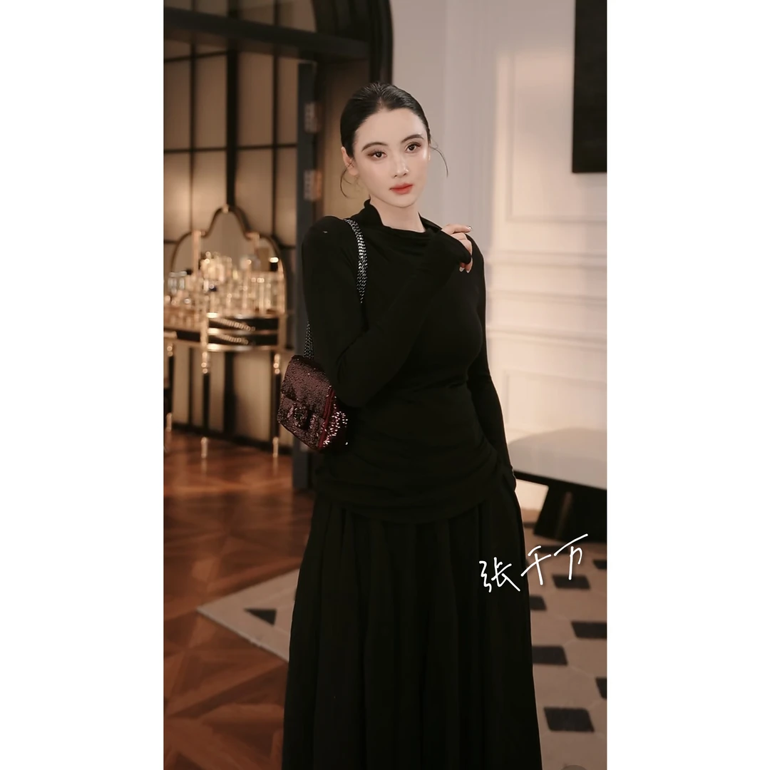 张千万 x incompleto 褶皱高领修身打底衫in0498