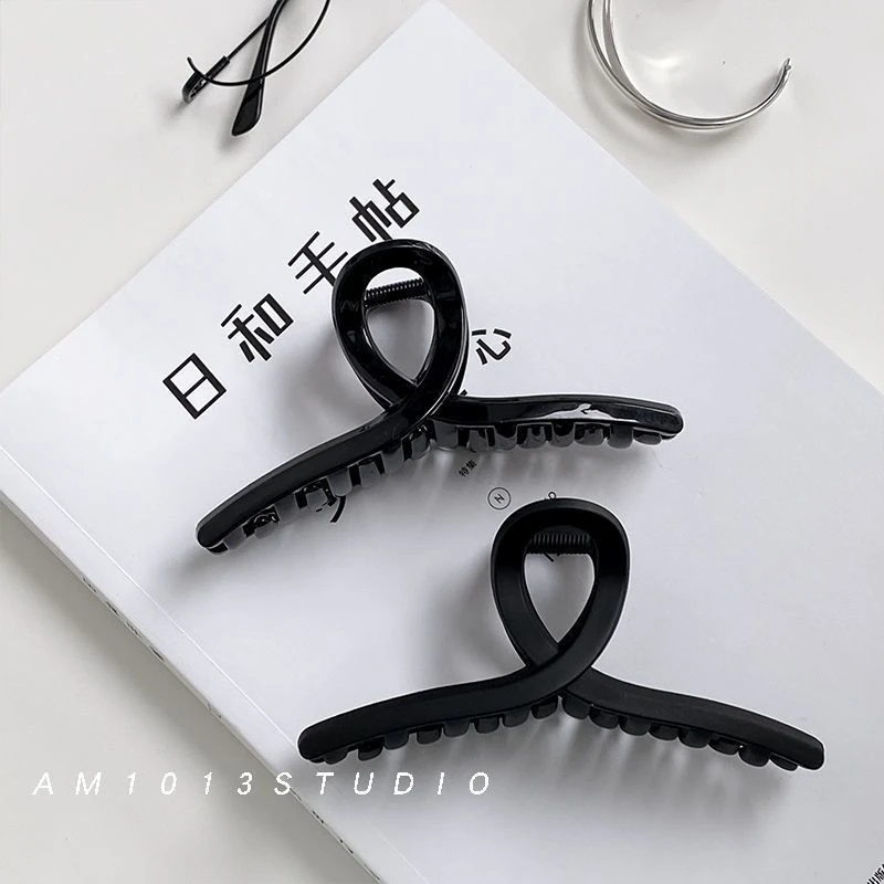 合金喷漆发饰 含藏复古黑色交叉大号发夹女夏ins冷淡风鲨鱼夹后脑