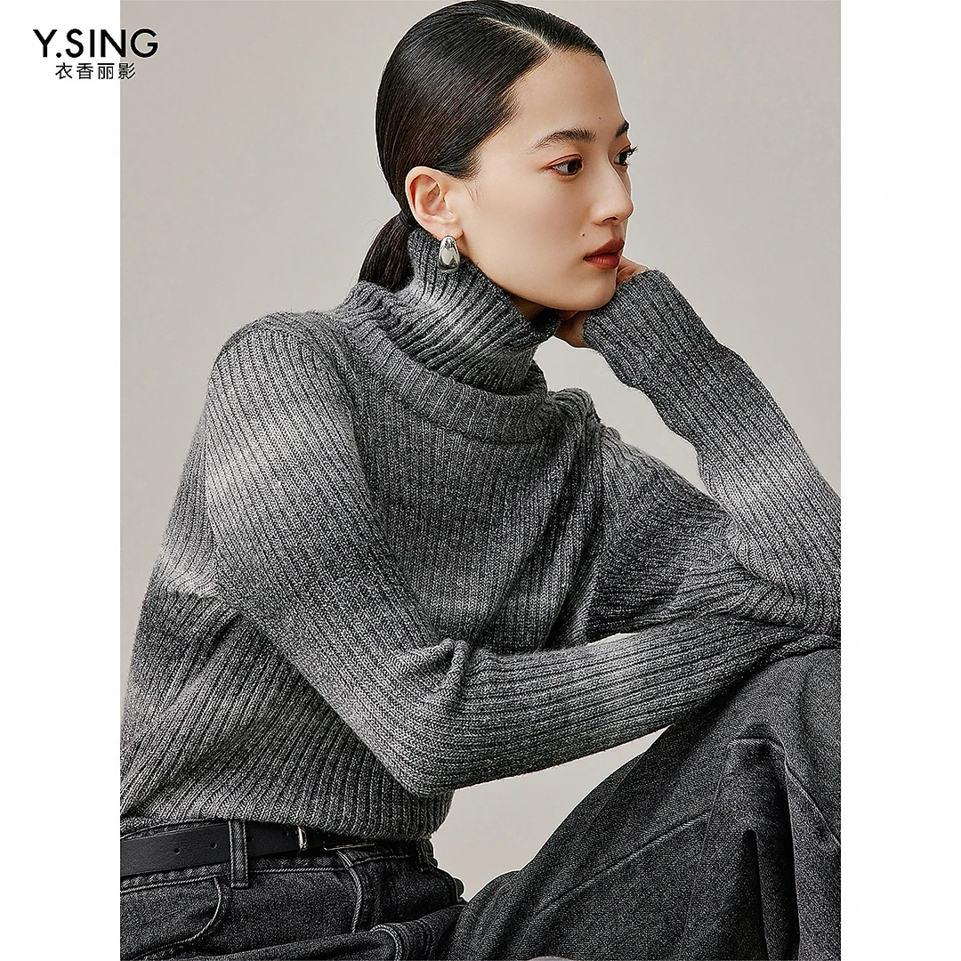 衣香丽影渐变灰色高领针织衫女秋冬装新款独特晕染上衣