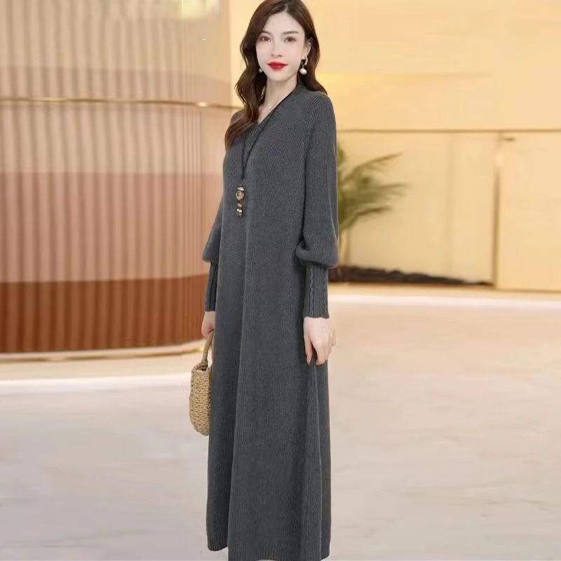 网红爆款秋冬款加厚针织V领特大码女遮肉显瘦高档时尚长款连衣裙