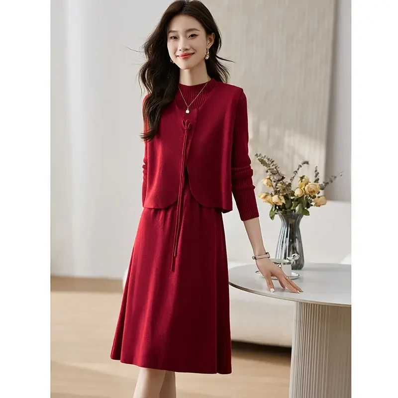 2025新款喜婆婚宴时尚气质女洋气两件套马甲纯色针织中长款毛衣裙