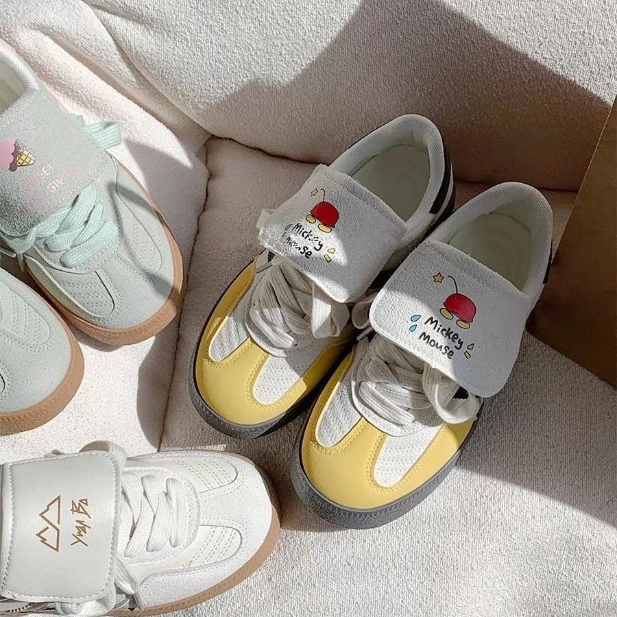 【可爱  翻盖  圆头 德迅来啦 】百搭休闲板鞋小白鞋