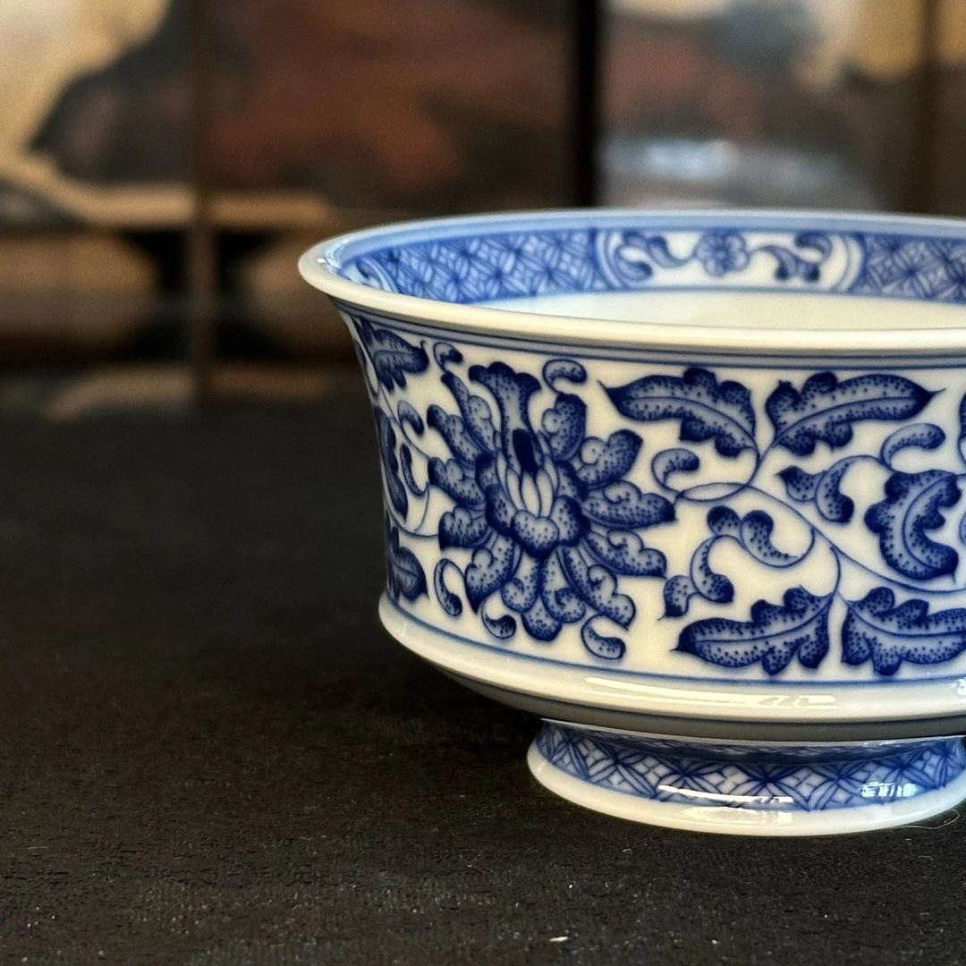 景德镇仿清纯手工手绘青花缠枝莲纹陶瓷马蹄杯主人杯高端茶器